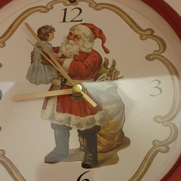 Santa Clock plays music - Picture 3 of 4